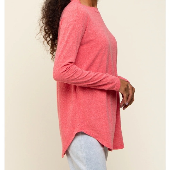 PINK BLUSH RED LONG SLEEVE CURVED HEM TOP - Picture 2 of 4